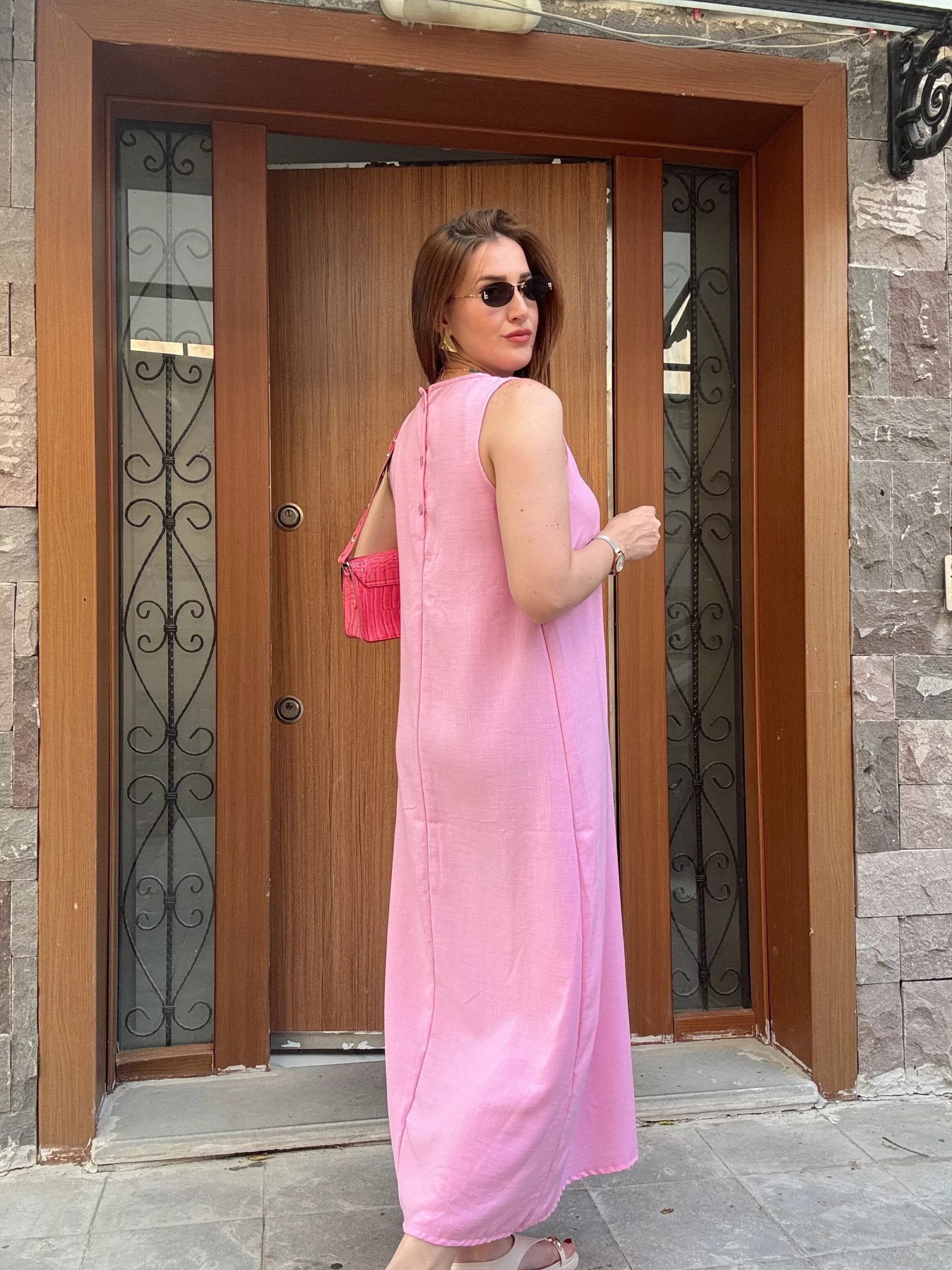Robe en lin 100% avec des boutons arrière fluides et Glassy - Image 10