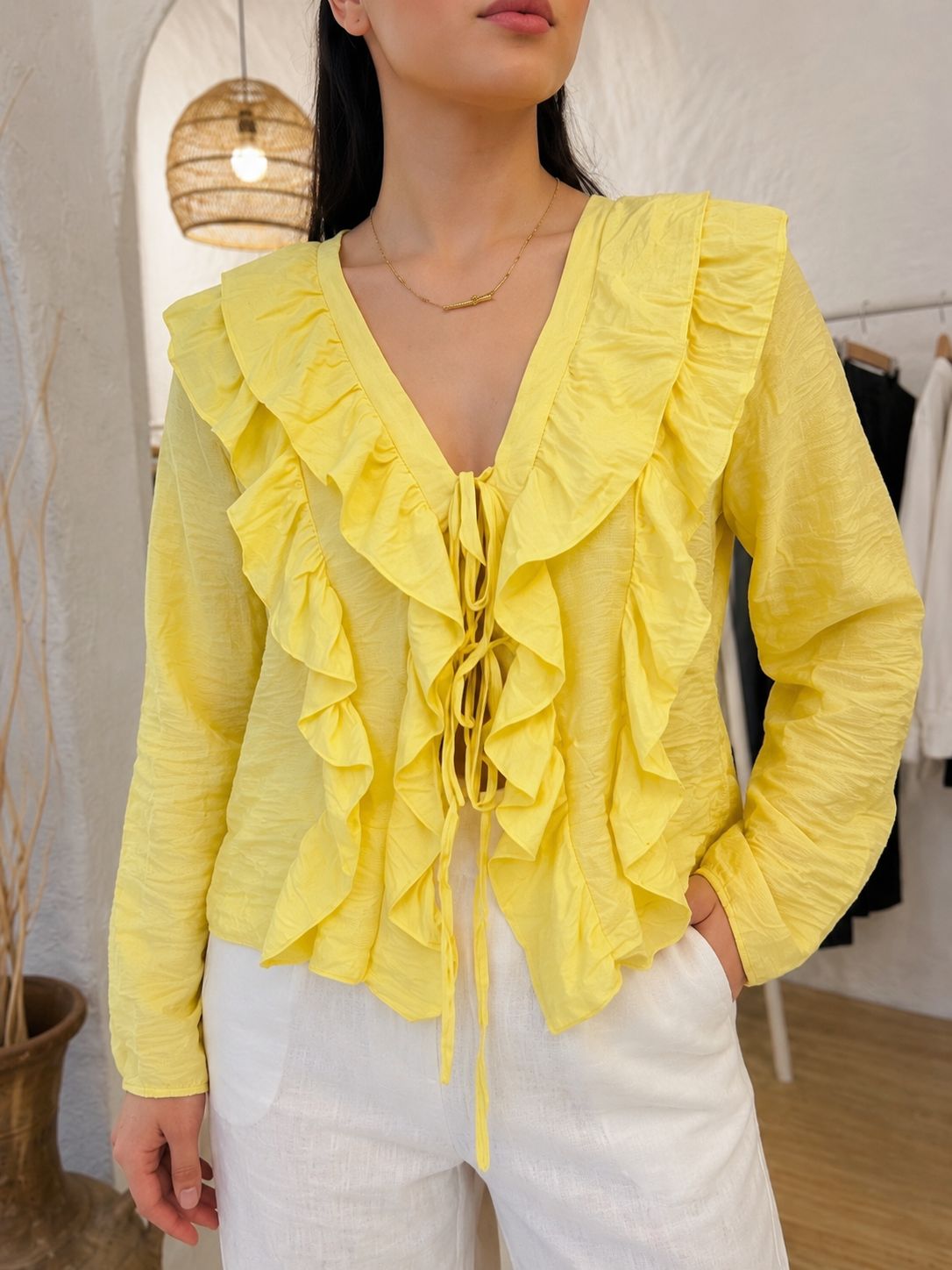 Chemise à volants couleur pastel