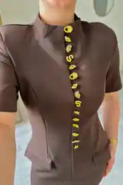 Robe Midi Cintrée à Boutons Dorés