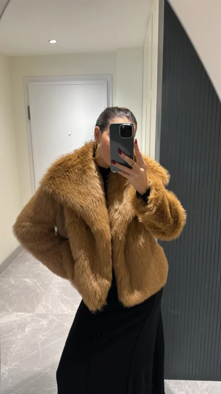 Manteau Court avec Fourrure