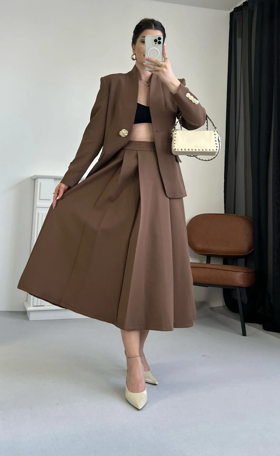 Set chic : blazer à boutons dorés + jupe – Image 6