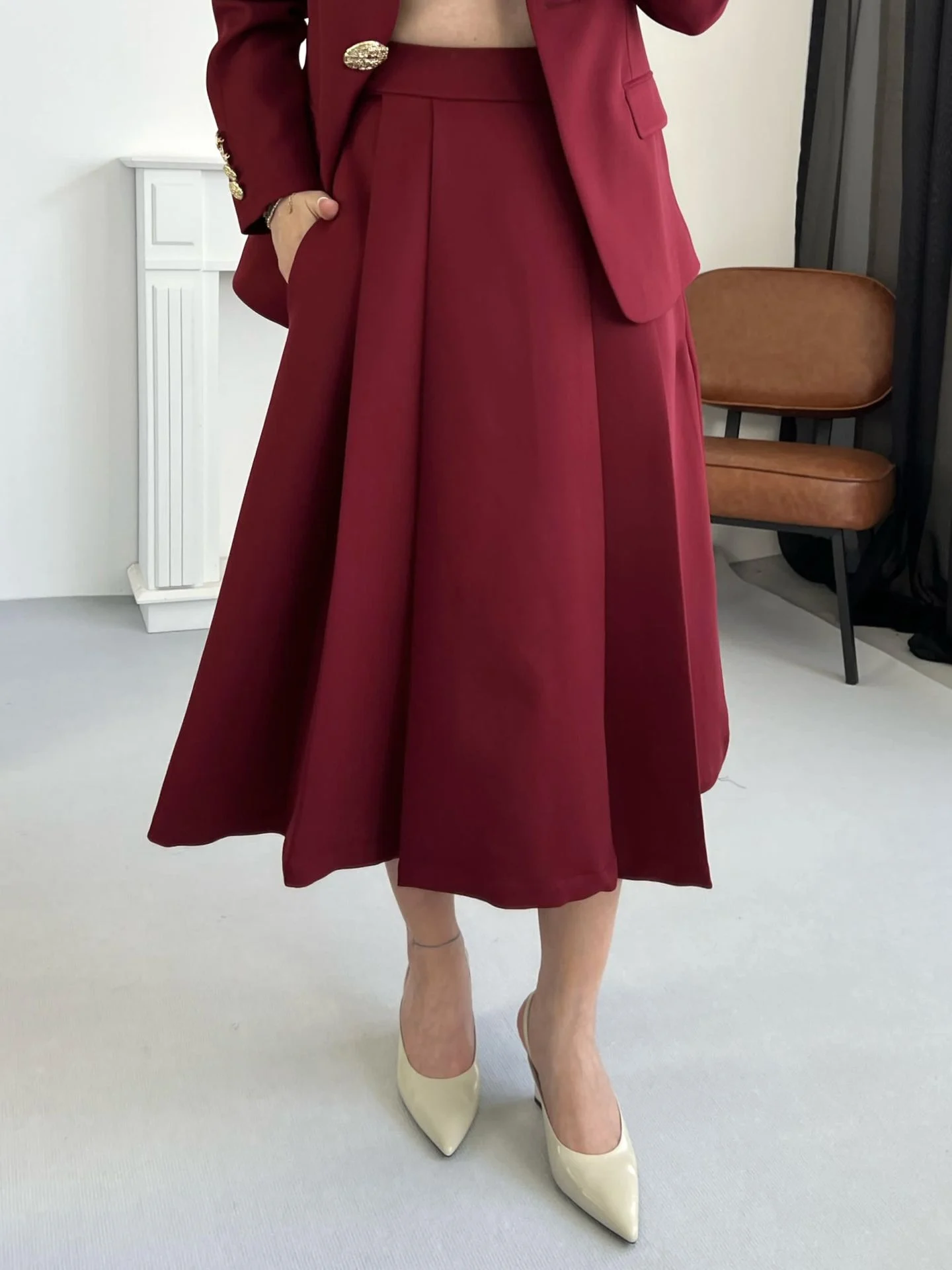 Set chic : blazer à boutons dorés + jupe – Image 11