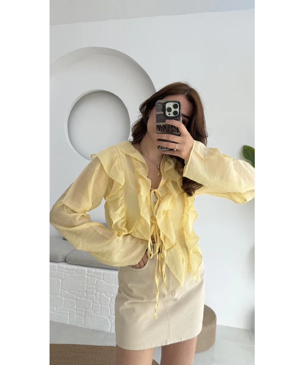 Chemise à volants et cravate – Image 2